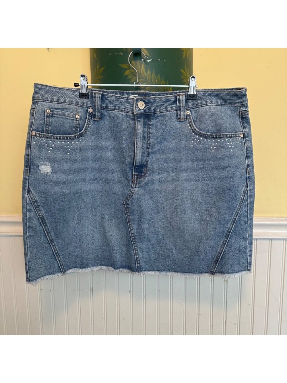 Seven7 Womens Denim Mini Skirt With Rhinestone Accents & Raw Hem Size 18